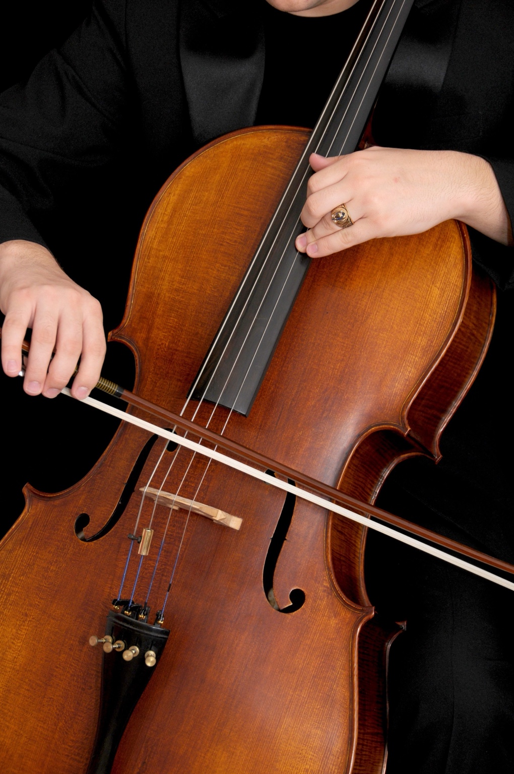 Cellist mit einem historischen Cello